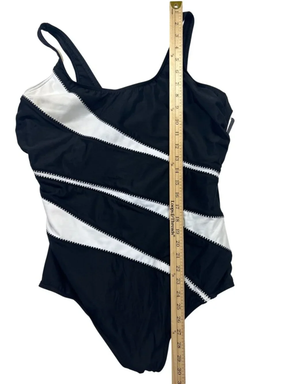 Miraclesuit Black White Colorblock One Piece Swimsuit Tummy Control 20W NWT - Picture 7 of 16